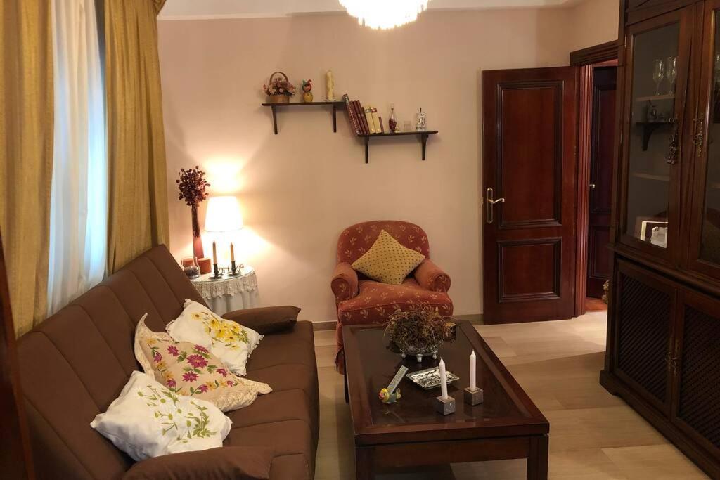 Casa En Granada Con Hermoso Jardin, Parking Calle 外观 照片